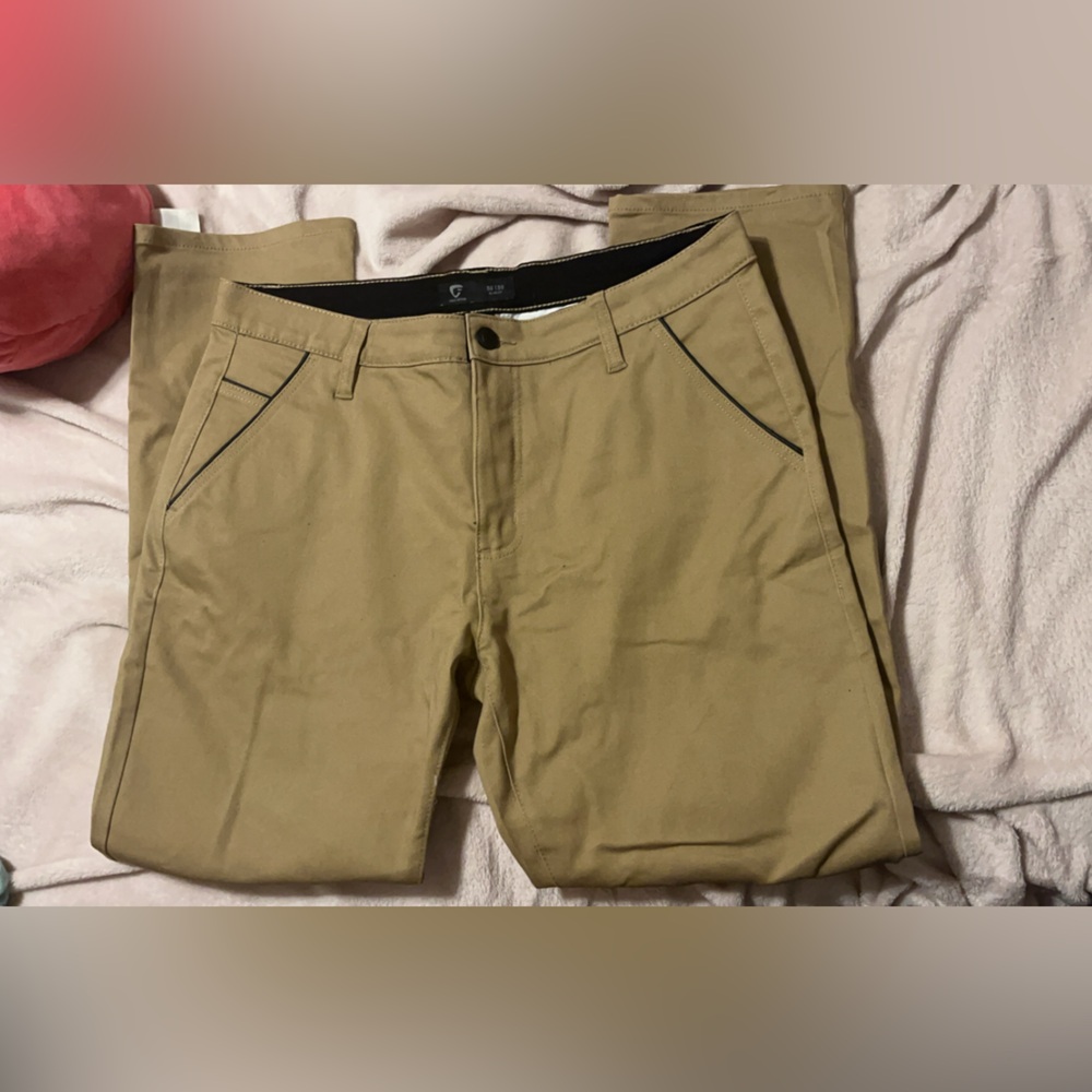 Men’s kaki pants